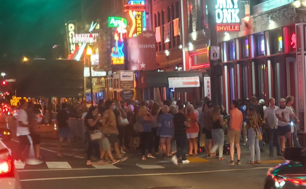 Lower Broad right now. No masks, no distancing, cops do nothing, it's like any other Saturday night.When will this stop,  @JohnCooper4Nash?  #Coronaspread