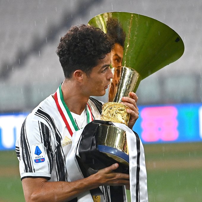 5 most expensive trophies in world football