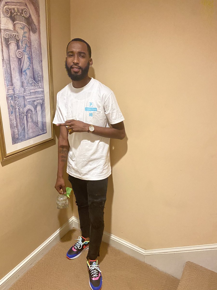 __cvatroXX's tweet photo. It’s my twitterversary lol but I’d rather let you see how I live AND who I do it for! #Stinkys #NovaReign https://t.co/QjxGjmxo4x