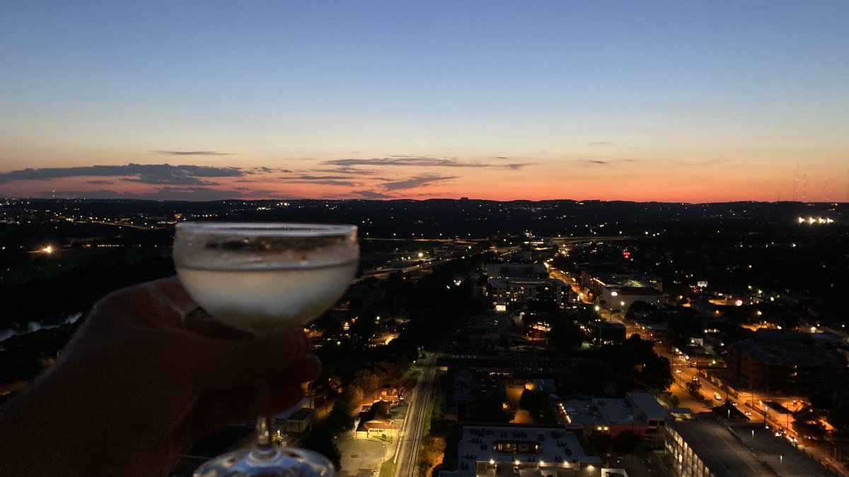tarpinian's tweet photo. Tonight’s #cocktail #classicmartini with #monkey47gin #cheers @lesleytarpinian https://t.co/1FoPpqRpjh