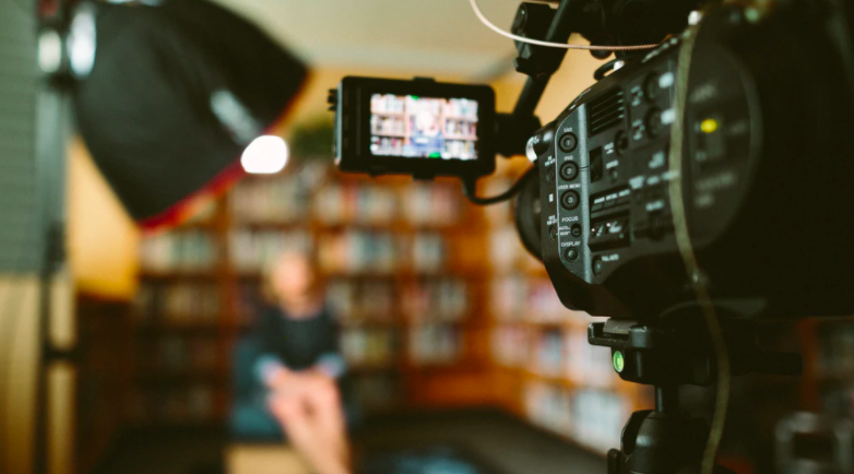 effortfuleduktr's tweet photo. Many teachers will be tasked with creating instructional videos in the coming semester. 

Here's some research on how to maximize effectiveness.

Five to-dos and one to-don't when creating instructional videos. 

https://t.co/covZownvyM… https://t.co/2GrFu3FPxM