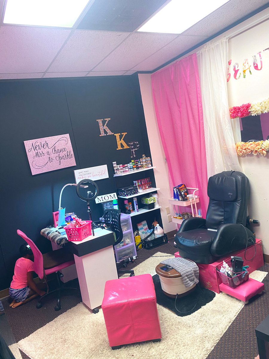 Pimp_Kaay's tweet photo. Quit my job April 28 and moved into my suite all off FAITH! Had it fully furnished within 2 weeks, And AINT Missed a beat since 😎💗 All off the Nail action, All praises to the Most High! 🙏🏽🦋 https://t.co/gUstjQXpsh