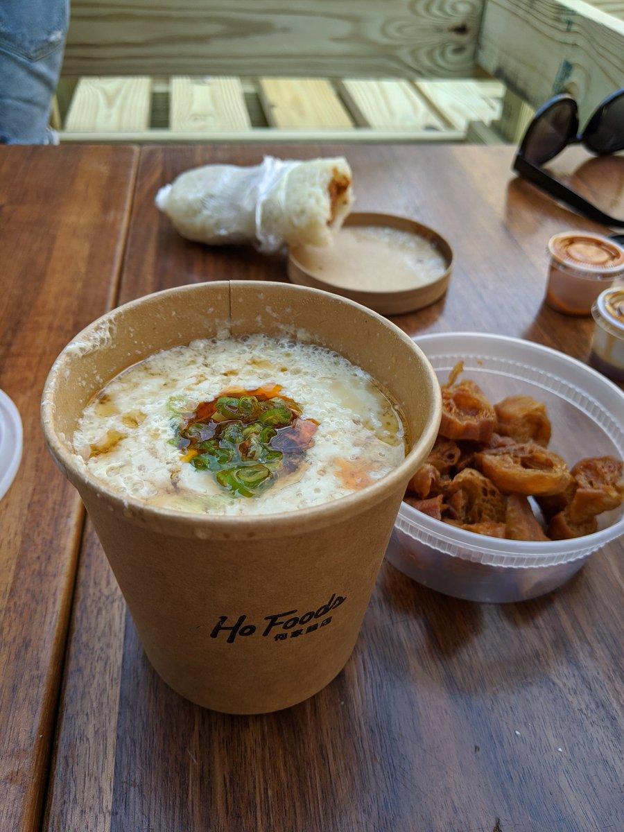 xisquared's tweet photo. day 142 of #SocialDistancing: so much cute outdoor seating has popped up in nyc! had some yummy taiwanese breakfast at @hofoodsnyc, followed by some super refreshing dessert at #JellAndChill, and then second dessert at the newly opened #BobaFix - twas good food day 😋 #COVID19 https://t.co/wLojMsbK4k