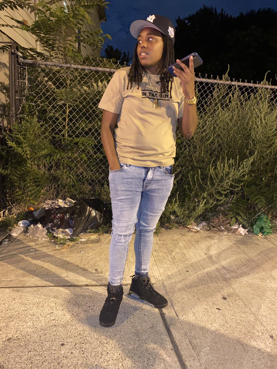 humbleshawnss's tweet photo. Still accepting them jail calls until he come home ...#FreeMikeMike ( he was on the phone blowing my shit 😂 ) https://t.co/wECSJoSCoC