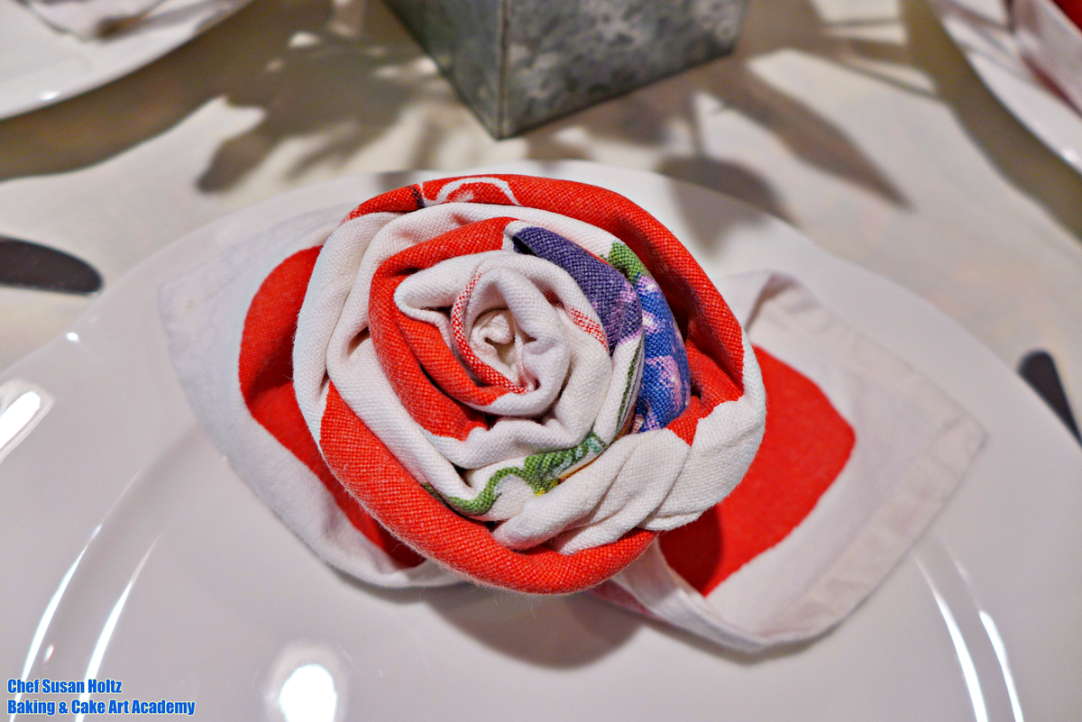 bakingcakeart's tweet photo. Pic #1-When things were normal! Tea anyone? Rose shaped napkins add a feminine touch to the table.
Pic #2- Napkin rose closeup
🍰 #Tea #TeaAnyone #Napkin #Dinner #TeaandDinner #DinnerTable #TableSetting #RoseNapkin #Rose #BakingandCakeArt #BakingandCakeArtAcademy #ChefSusan https://t.co/400SLX6zcM