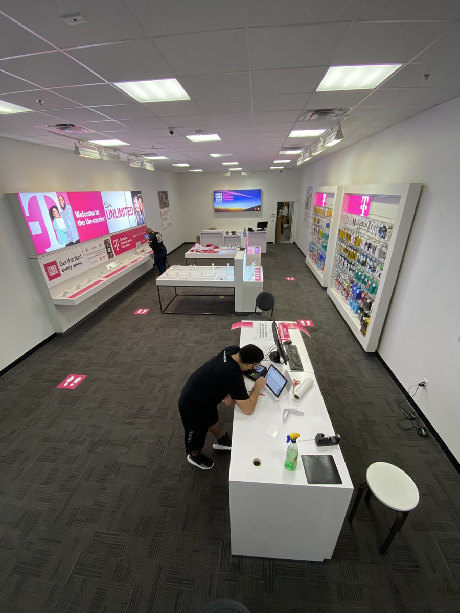 ClaytonBonilla1's tweet image. From Yellow to Magenta @JonFreier @MikeSievert @jcbrandenburger @Erica__Gilliam @LittleRueToYou @CSource_Tweets Team KATY, TX