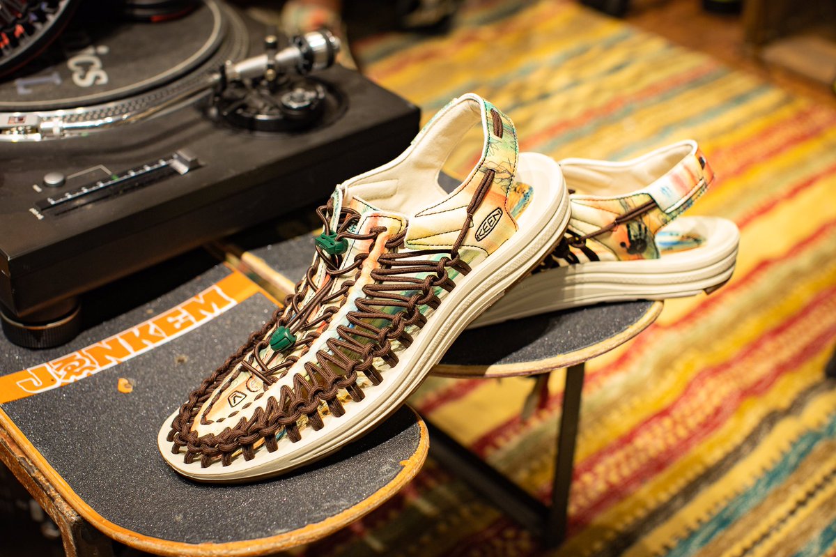 InterFM897's tweet photo. LAZY SUNDAY で紹介した @KEEN_Japan と @jerrygarcia のコラボモデル #UNEEK を5名様へプレゼント！当選者は希望のカラーとサイズをお選び頂けます！
応募は@InterFM897 フォロー&amp;このツイートをリツイート！ #interfm897 #KEEN
コラボモデルの詳細はこちら⇒https://t.co/2F055nShX6 https://t.co/1IVMHDN7Tt
