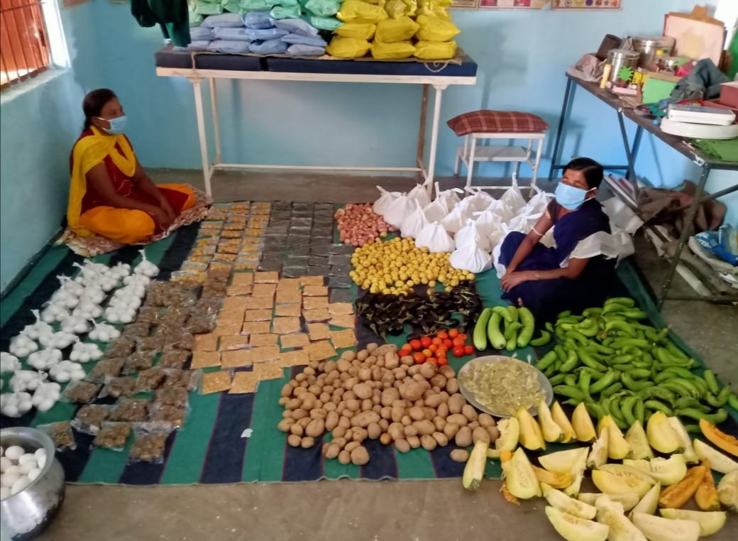 WCDOdisha's tweet photo. Delivery of #TakeHomeRation(THR) and #DryRation for #HotCookedMeals(HCM) ensured at the door step of each and every beneficiary in Odisha. Anganwadi Workers keep up their commitment of ensuring nutrition for all.
#OdishaCares #OdishaFightsCorona https://t.co/eBH0obClhD
