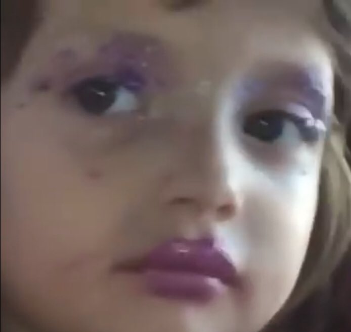 inoesasi's tweet image. Extraño ir al baño de la disco a las 3:00 am y verme así en el espejo.