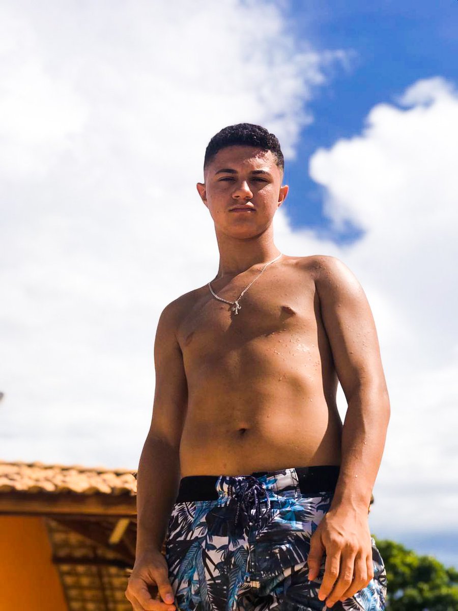 JaoMalta's tweet photo. foto velha guardada na galeria ent decidi postar nessa rede fds 👌👌 https://t.co/CZsXxVPUIO
