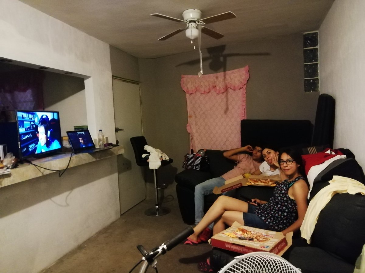 ArtoriasRookie3's tweet photo. @Cotomotirix aqui viendo el live streaming de #terrorafull chopoloco :v contéstame el Skype :( https://t.co/rihwxnHM8s