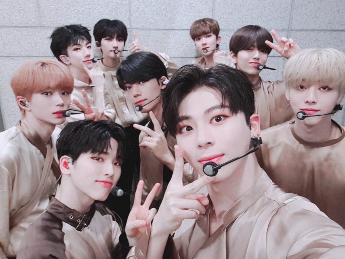 official__1the9's tweet photo. 200802 인기가요
‘Bad Guy’ 무대 완료🥳

원더나인의 Bad Guy 마지막 무대😭
원더랜드! 우리 곧 만날 수 있을거에요💕

#원더나인 #1THE9
#TurnOver #BadGuy https://t.co/JGbKA8bRf4
