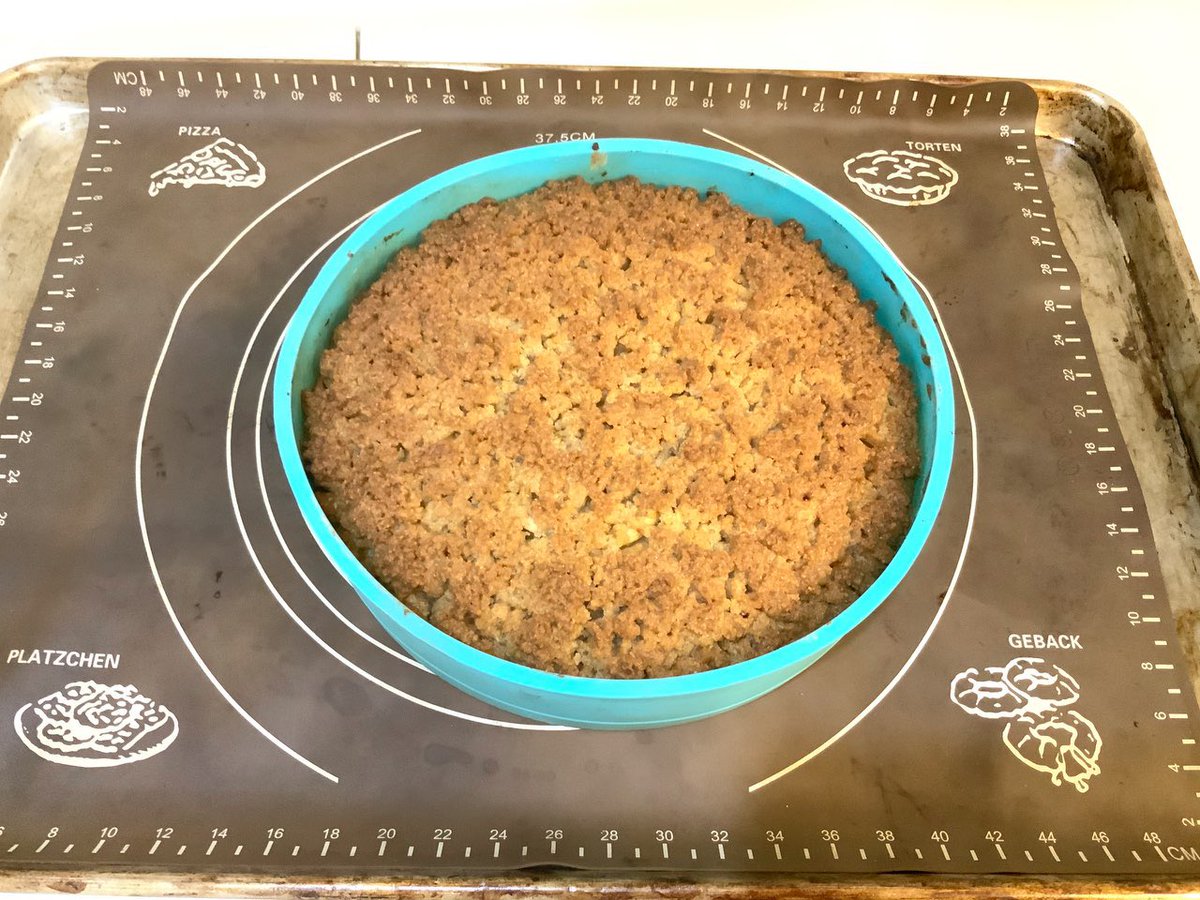 JojoSekri's tweet photo. JoJo Cooking Magic Homemade Apple Cake / Apfelkuchen
JojoCookingMagic Rezept/ Recipe
#applecake #wholemealflour #plainflour #lemonpaste #zitronenpaste #sweetener #bakingpowder #sunfloweroil #ei #milk #halalfood #nofoodcoloring #nomsg #halal #baking @jojosekri @jojocookingmagic https://t.co/9feynC6kb9