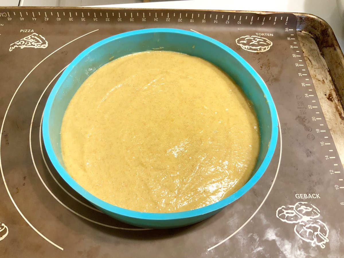 JojoSekri's tweet photo. JoJo Cooking Magic Homemade Apple Cake / Apfelkuchen
JojoCookingMagic Rezept/ Recipe
#applecake #wholemealflour #plainflour #lemonpaste #zitronenpaste #sweetener #bakingpowder #sunfloweroil #ei #milk #halalfood #nofoodcoloring #nomsg #halal #baking @jojosekri @jojocookingmagic https://t.co/9feynC6kb9