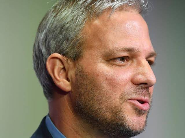 melbourneISO's tweet photo. Brett Sutton is the Prozac we all need right now. #BrettSutton #covidcrush #COVID19Vic #COVID19Aus #MaskUpMelbourne https://t.co/sBNUjuElbA