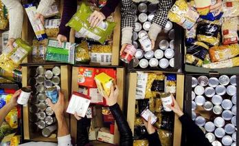 BusinessTheDeep's tweet photo. After our #lockdownclearout we were very happy to send a big pile of plates, glasses and cups to East hull Foodbank this week! #helpinghand #reducewaste #recycle #reuse. 

https://t.co/PV208PB0uK https://t.co/p5skEX8wzD