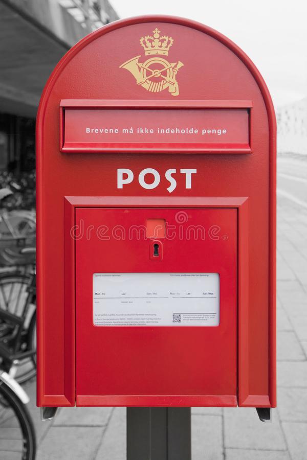 vesselprojects's tweet photo. Thank you to everyone who has sent us an ENVELOPE or BREV as part of our project with @SOFestival and @passagefestival. As soon as we receive your contributions we'll organise the exchange. You'll get your unique map-artwork in the post soon! #lincolnshirecoast #Helsingør https://t.co/ARzPr1fbg4