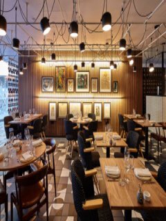 gabifeld's tweet photo. Los restaurantes en #SantaCruz  #Bolivia se preparan para volver a atender al publico en sus locales. https://t.co/tqfzl03PJW
