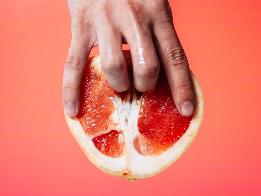 ohmygodefr's tweet photo. Désire et plaisir sucré 
🍊🖤
.
#clitoris #libertine #mmm #ohmygode #bettersex #sexeducation #sexualite https://t.co/Dmiuo9CvIG