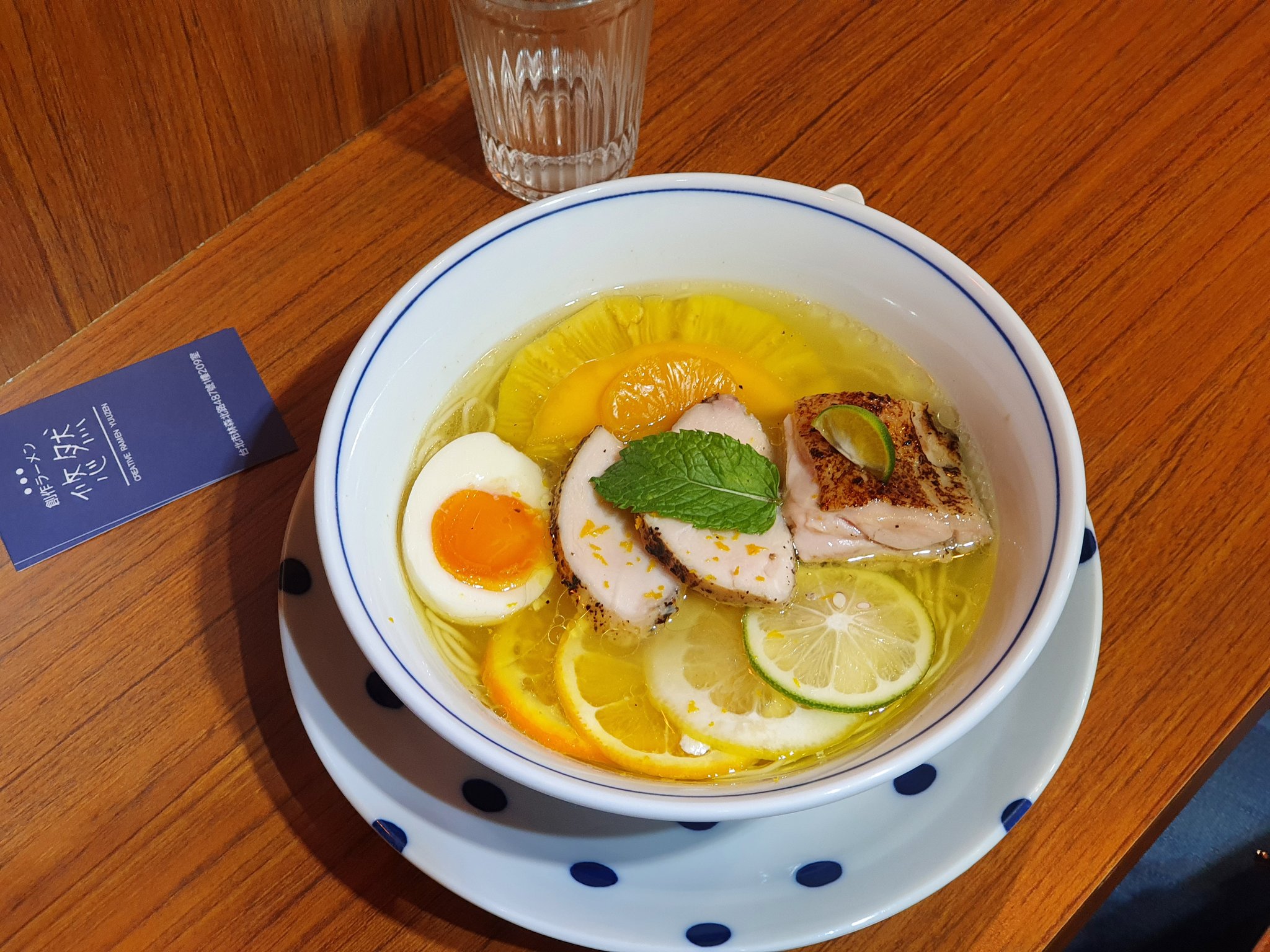 2 pic. One-Man #Restaurant: -15 sq. meters -Opening hours 16:00-20:30 -6 seats, IG booking -Closed on Tue-Wed for menu experimentation & prepping -Only 1 dish in the menu, changing weekly -The most creative combination of ingredients -The highest quality you can get for the ingredients https://t.co/XrKZc5Ma2a