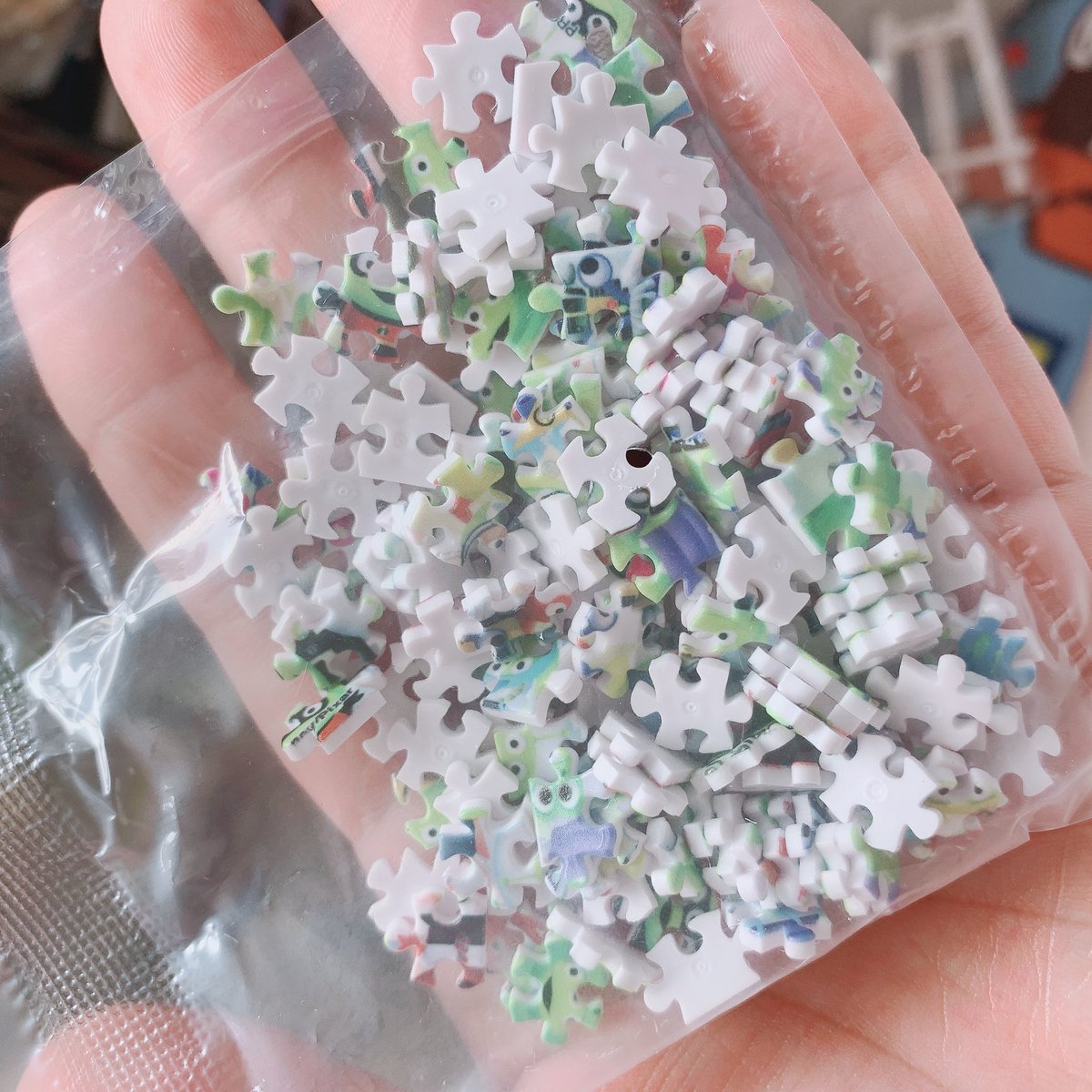 tsky23__oO's tweet image. 久しぶりにパズルやろ！
って思って
これ買ってきたんだけどさー
ピースちっさすぎて
今ひとりで笑ってるｗｗｗｗｗ

今日も平和だ←