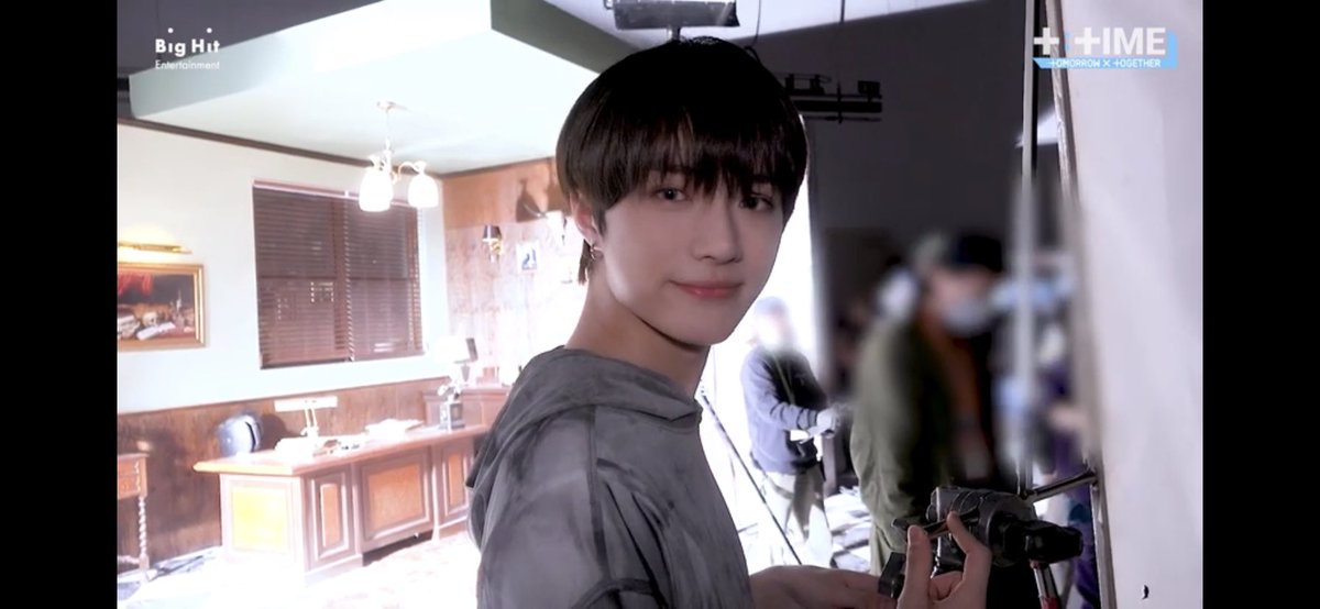 jxunipr's tweet photo. I WANNA SQUISH HIS CHEEKS URGHAHSHAGAV https://t.co/UbSOa0vDDy