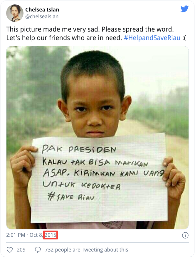 TurnBackHoax's tweet photo. [SALAH] Tulisan Bocah “Pak Putin Tolong Kirim Rudal Ke Gedung DPR Kami”

SUNTINGAN, tulisan di foto asli: “Pak Presiden Kalau Tak Bisa Matikan ASAP, Kirimkan Kami Uang Untuk Ke Dokter #SaveRiau”.

Selengkapnya di https://t.co/zYregx5bCV #LawanHoax https://t.co/22mg21Yrjj