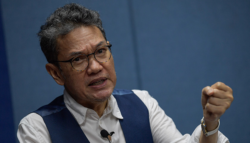 Rupanya ada 4 penyanyi popular lain pernah berhasrat nyanyikan lagu 'keramat' Malaysia ini... Insan di sebalik lagu 'Standing In The Eyes Of The World' imbas cerita lama

#AWANInews #SantaiHujungMinggu

astroawani.com/berita-dunia/i…
