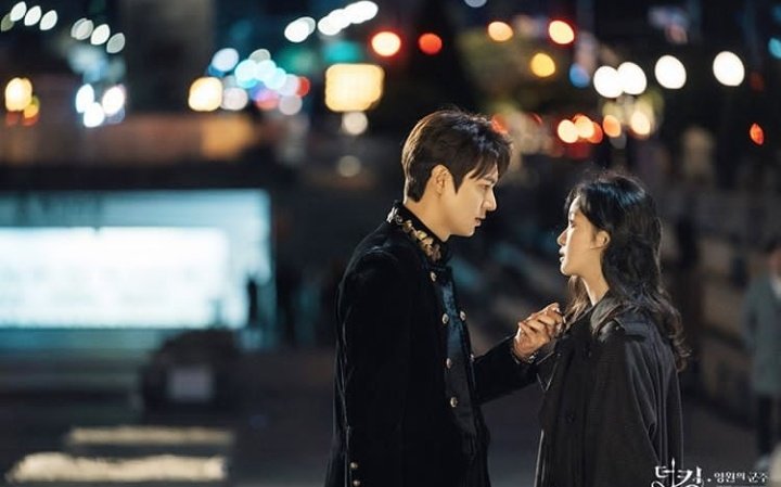 After ep. 1, there's no doubt in my mind that KGE and LMH’s would pull off their tandem beautifully. There is something about their onscreen dynamics and that first meeting at the Gwanghwamun Square, yayyy  #SwoonWorthy  #bingewatchingTKEMagain  #LeeMinHo  #KimGoEun  #MinHoGGone