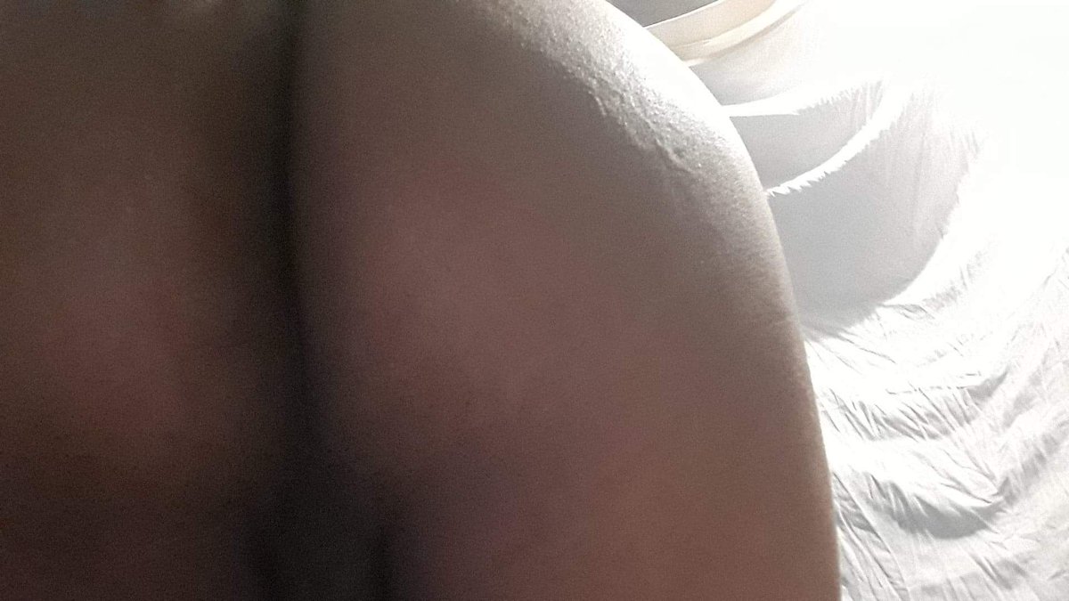 Alexmir01987693's tweet photo. @Danpadillaxm Yo quiero ser la almohada papito k me cogieras a mi siii mmm https://t.co/dI47AjOfsW