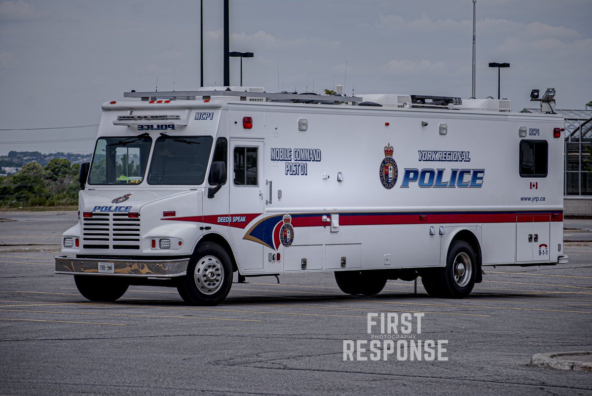 FirstResponseP1's tweet photo. The York Regional Police (@officialyrp) Mobile Command Post looking like a beast
—
📸: @FirstResponseP1
—
#yorkregionalpolice #yrp #police #policeservice #policedepartment #pd #policeofficer #mobilecommandpost #yorkregion #ontario #canada https://t.co/uoLhWSyq1I