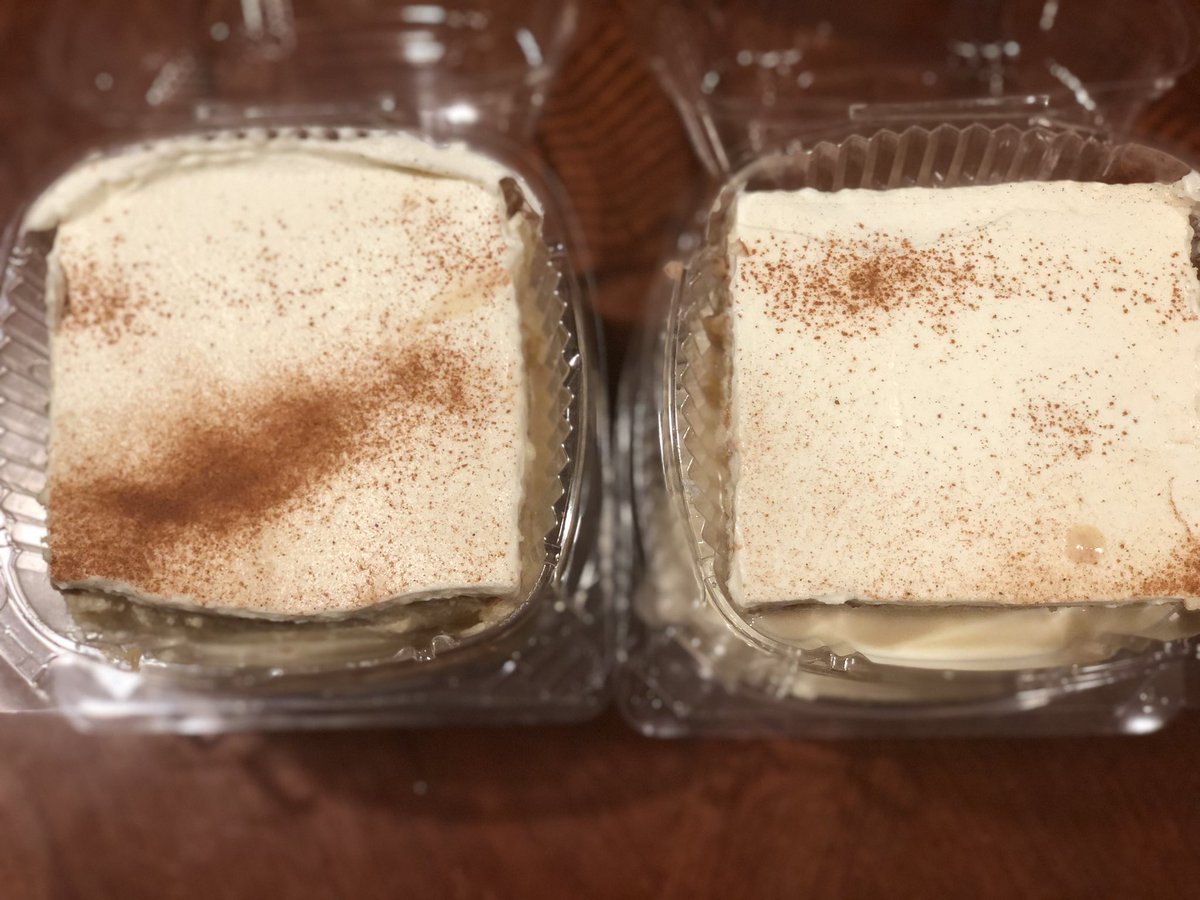 UknowMySteez909's tweet photo. First batch of @izzzy909 #izzybakery #treslechescake
$4 per slice
#homemade #baking #sweets #delicious #placethemorders #tastesogoodyoullslapyomama #tellafriend #wholovescakes #nomnomnom #homemadedesserts https://t.co/RF1jF0QR37