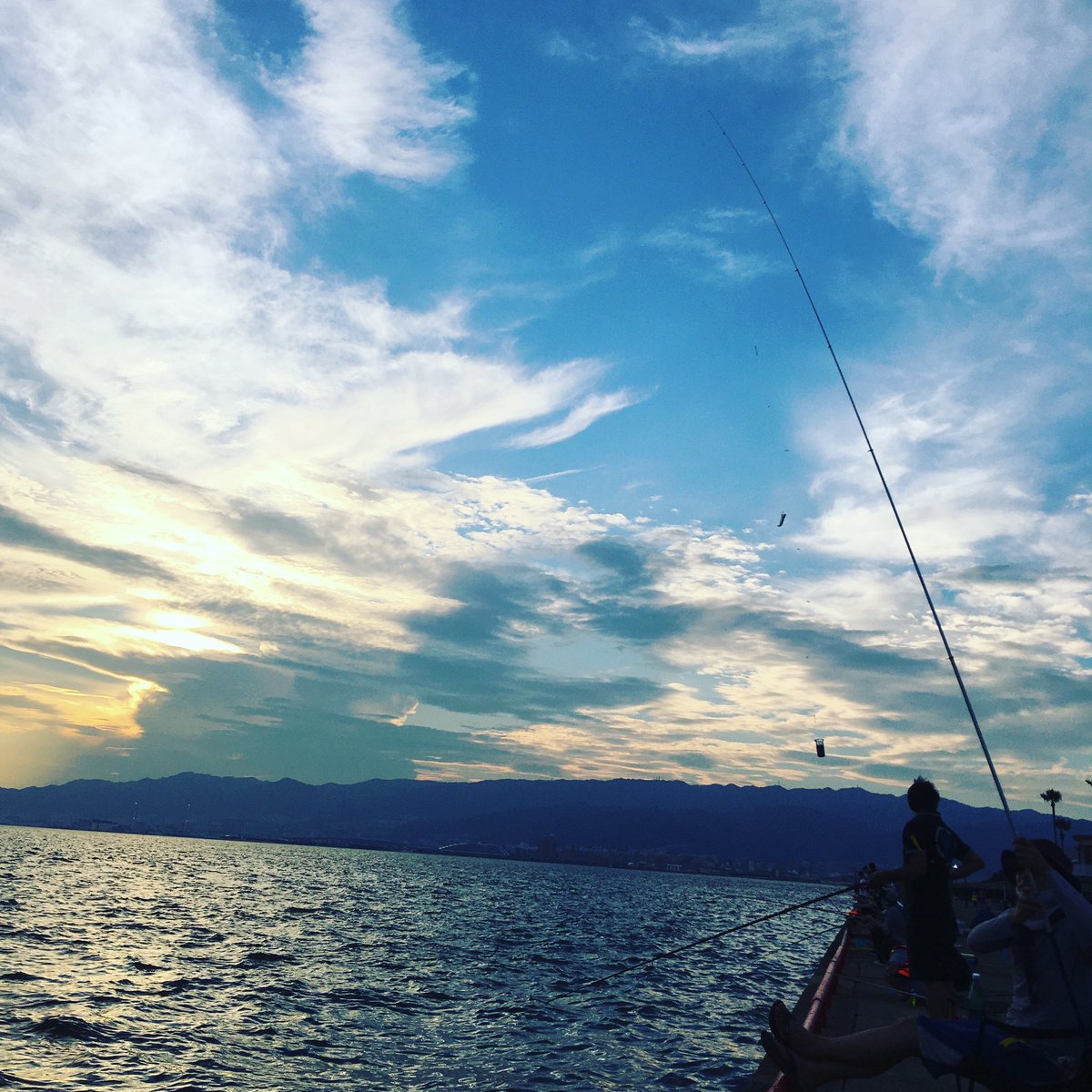UnionHeart's tweet photo. 数年ぶりの釣り！
楽しい♫

#海釣り
#釣り
#海釣り公園 https://t.co/uU8achUWfn