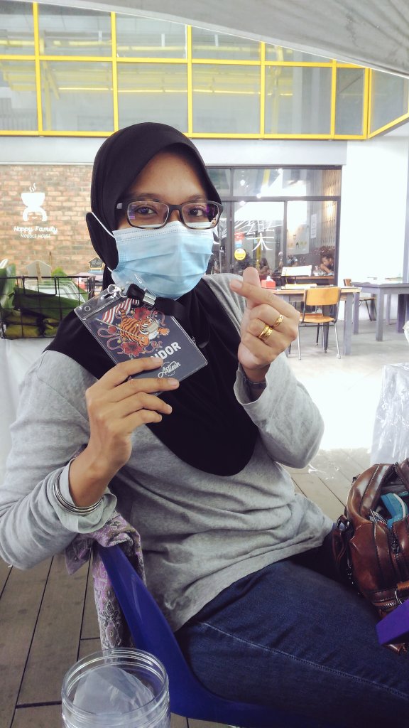 GomiisKitchen's tweet photo. First time ikut Jesselton Artisan Market di The Walk, Riverson!

Sis belum berkunjung ke booths dalam bangunan. Menjaga booth jak dulu hehe https://t.co/MG5cKz8L0K