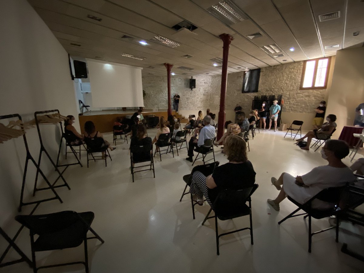 MercatConesa's tweet photo. CONTES PER A NENS I NENES

#desconfinantmercatvell https://t.co/N8LOtHjtvz