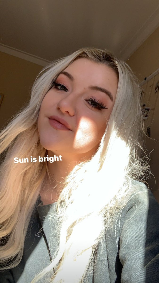 modelamy1's tweet image. 