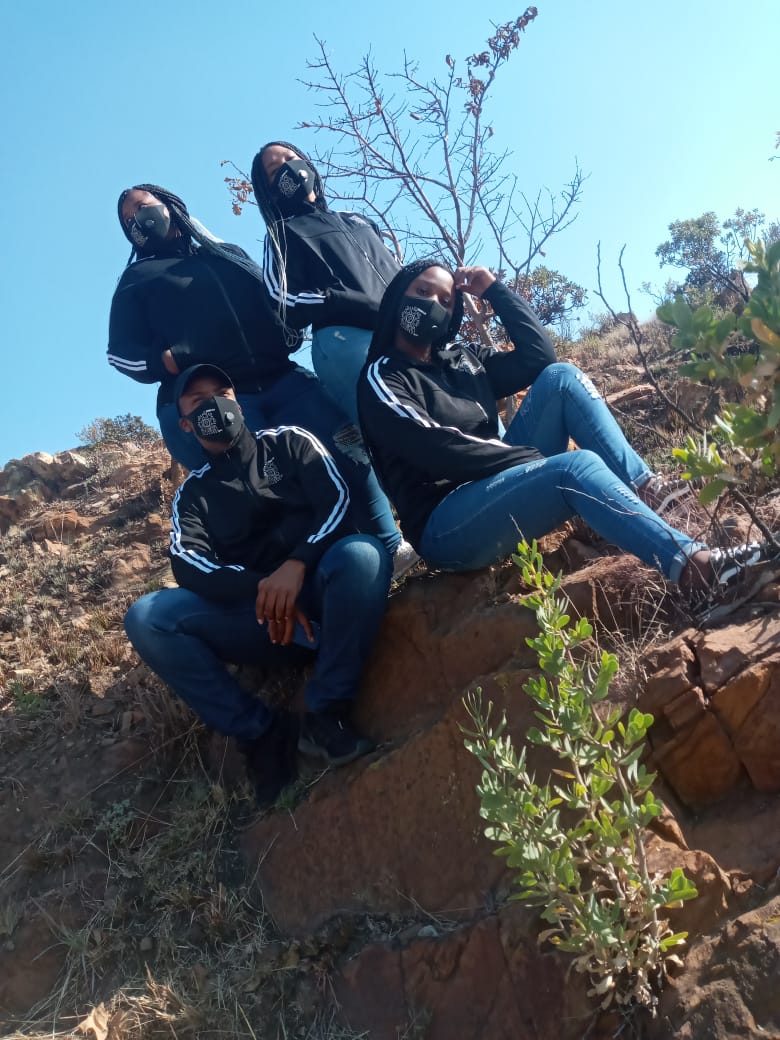 chosen_am's tweet photo. #unity #UnitedShowbiz #uniform #iamchosen #lockdown #love #BlackIsKing #BlackLivesMatter #international #soweto #proteaglen #itallcomesdowntolove https://t.co/t6vNUxlVuj