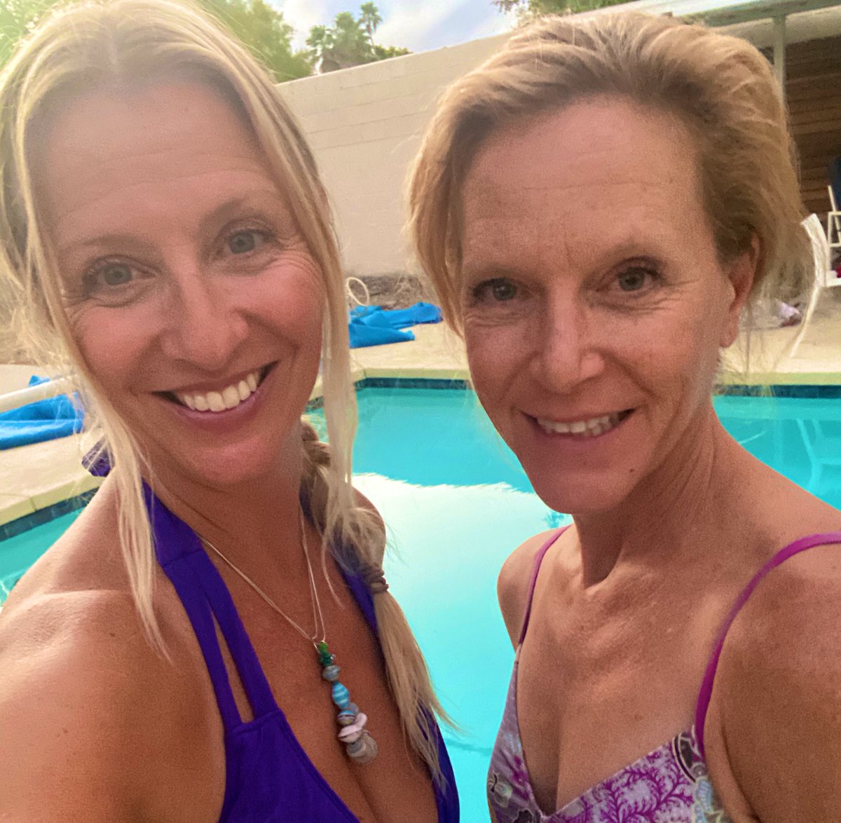 loughnane_rosa's tweet photo. So lucky to have a #workoutmotivation buddy!! #pilates by the #poolsaturday https://t.co/sjk3qfZYBE