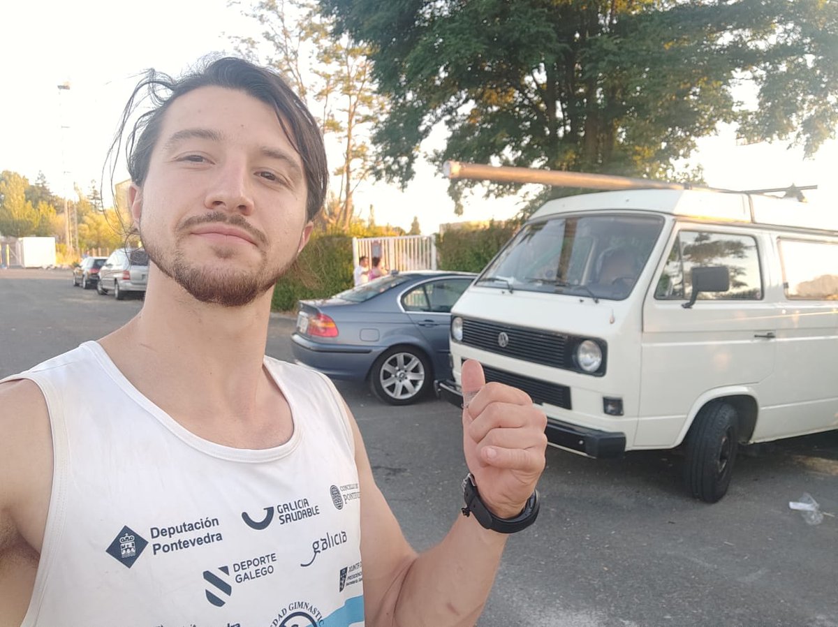 SGimnastica's tweet photo. Buen debut de Francisco López Smith en la nueva normalidad. Primera competición de salto con pértiga 🔥💪🏽 ¡Seguimos! 🔝👏🏽
#atletismo #athletics #SGP1927 #pontevedra #pontevedrate #deportespontevedra #visitpontevedra #turismopontevedra #plansocialence #teamaustral https://t.co/0Zyr30MPhN