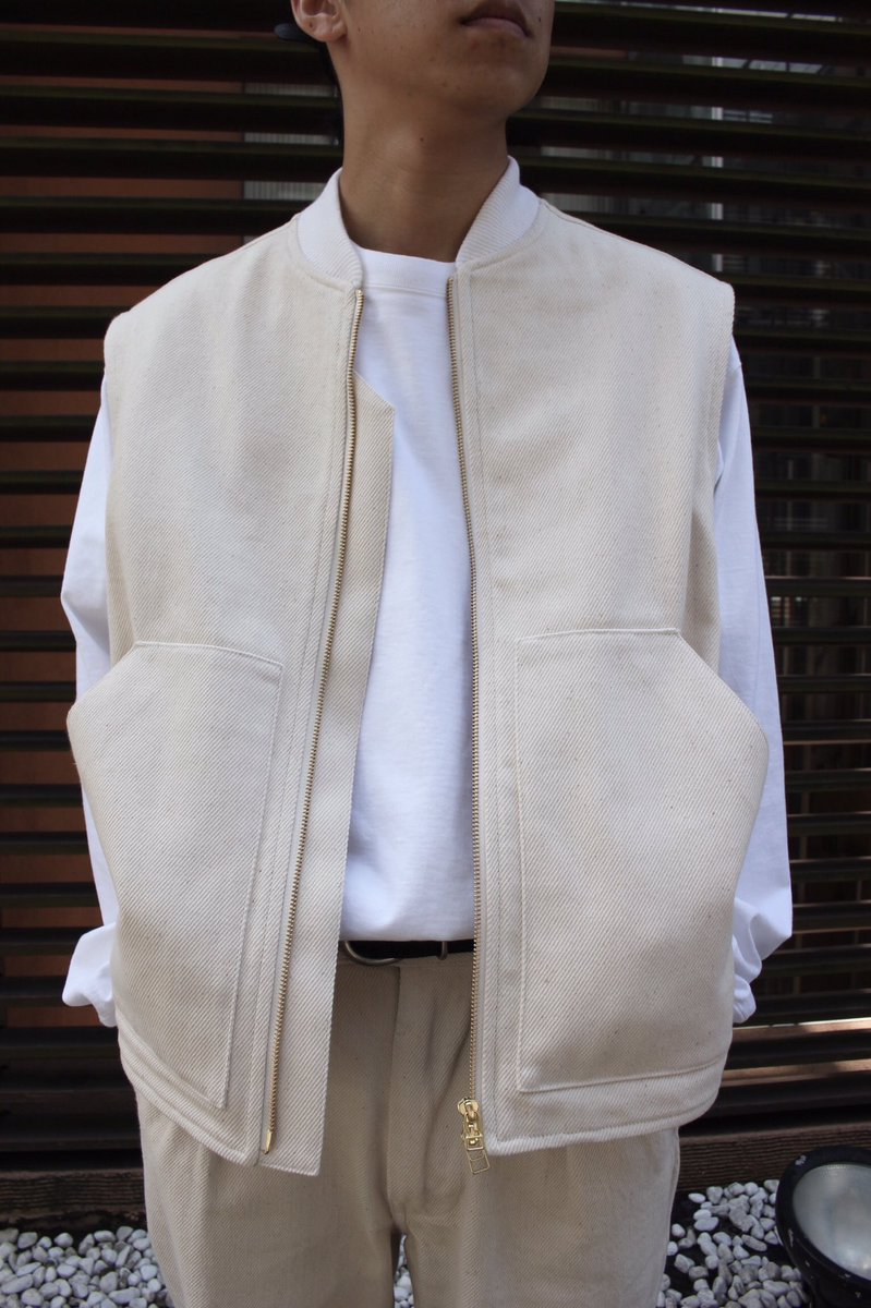 URU zip up vest 20aw