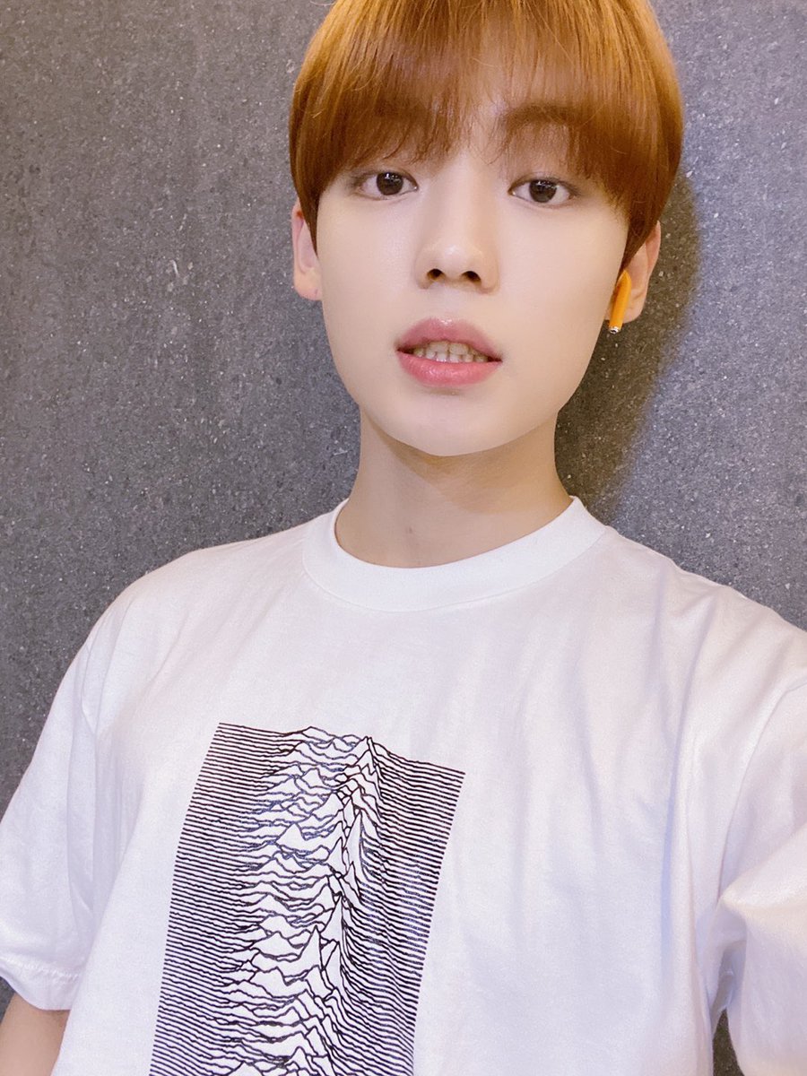 official_ACE7's tweet photo. [#에이스_찬]

오랜만에 모브가 찾아왔어요!! 와우찬로였나?...
어쨌든!! 오늘도 즐거운 주말 보내세용❤️❤️

#ACE #에이스 #CHOICE #초이스
#사진을 #얍 #하고 #올려본다 #😘 https://t.co/H1hYRYfbtu