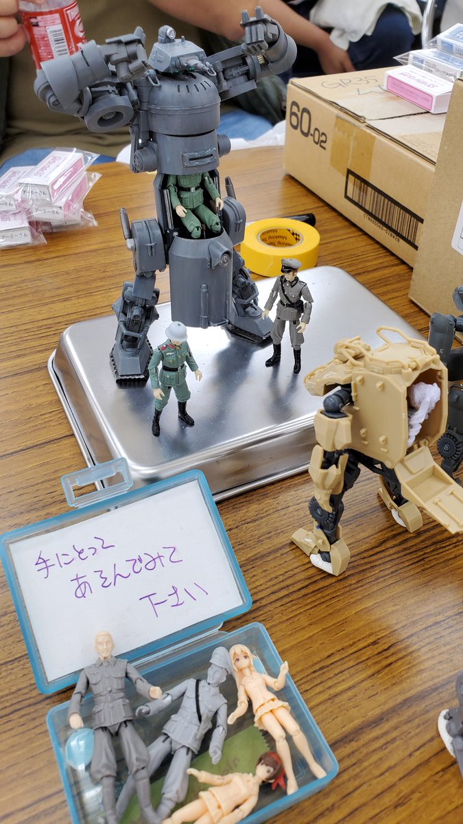 鵺 Akg18 で撮影した写真をば よこち超獣店 さんの1 35可動フィギュア 全て手原型手作業複製とのこと 関節は手足や首にテクノロートらしい線が入ってて力入れずに曲げられてしっかりポーズが取れる 今作ってるペパクラファイアフォックスに合う