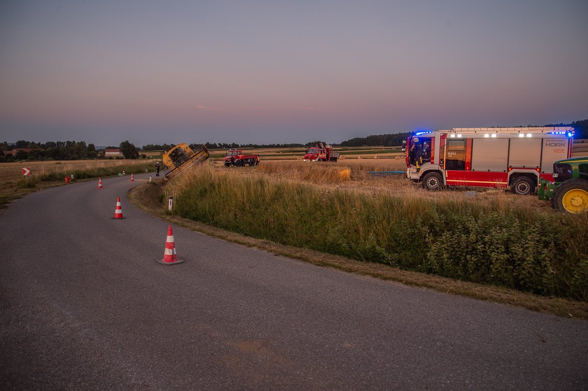 📟 T1-Fahrzeugbergung
📅 01.08.2020
⌚ 19:11 Uhr
🌐 L8027-Röhrenbach
🚒 FF Röhrenbach
🚒 FF Horn

⚠️ Mähdrescher im Graben

#einsatz #presse #einsatzdoku #feuerwehr #122live