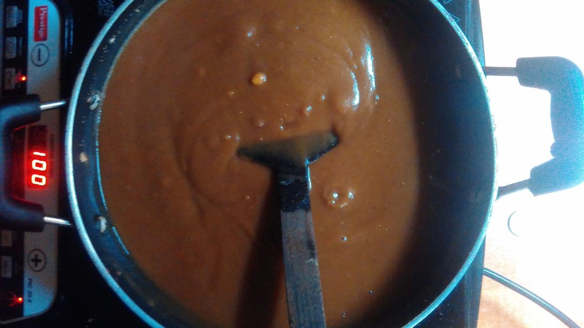 Namasteankit's tweet photo. #Day131 of continuous #cookingathome
Too many things (Hair cut, 2 zoom calls, house cleaning) in my schedule forced me to cook plain & simple #Halwa
How is your Sunday going on?
New ingredient: Jaggery
#indiafightcorona #manwithapan #cheflife https://t.co/8j2CcJPrEh