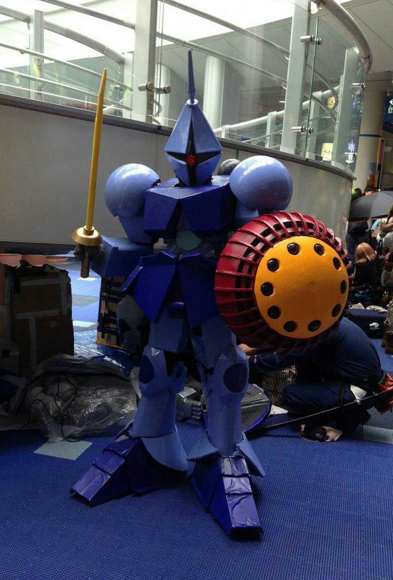 koujint's tweet photo. 2014年コスサミ、二日間続けての連装砲ちゃんのコスプレ
初日はあーやさん、凜太郎ちゃん、みこちゃんとご一緒させて頂きました☺️
途中ギャンに着替てからこの日のゲストの阪口大助さんと2ショ撮られてたと言う(気付かなかった)
#エアコスサミ
#コスサミオンライン
#wcs2014 https://t.co/CCfII7RwIP