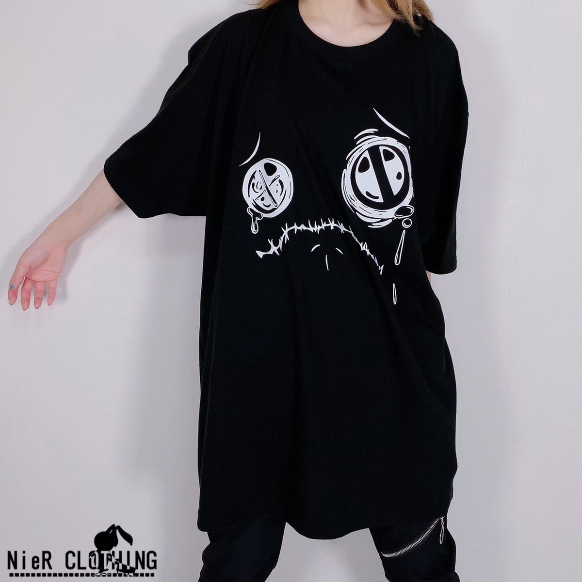 NieR_tokyo's tweet photo. 🎁本日〆切プレゼント企画🎁

こちらの当店オリジナル商品
BIG SIZE T-SHIRT【ぴえんFACE】を両色セットで

🎊3名様にプレゼント🎊

◼応募方法
フォロー(@NieR_tokyo) &amp; RT
◼締切〆  本日24時

※鍵垢の方も対象内です

こちらの商品は〆切後販売予定となります。

是非ご参加ください🐰 https://t.co/mJjw8cIqFO