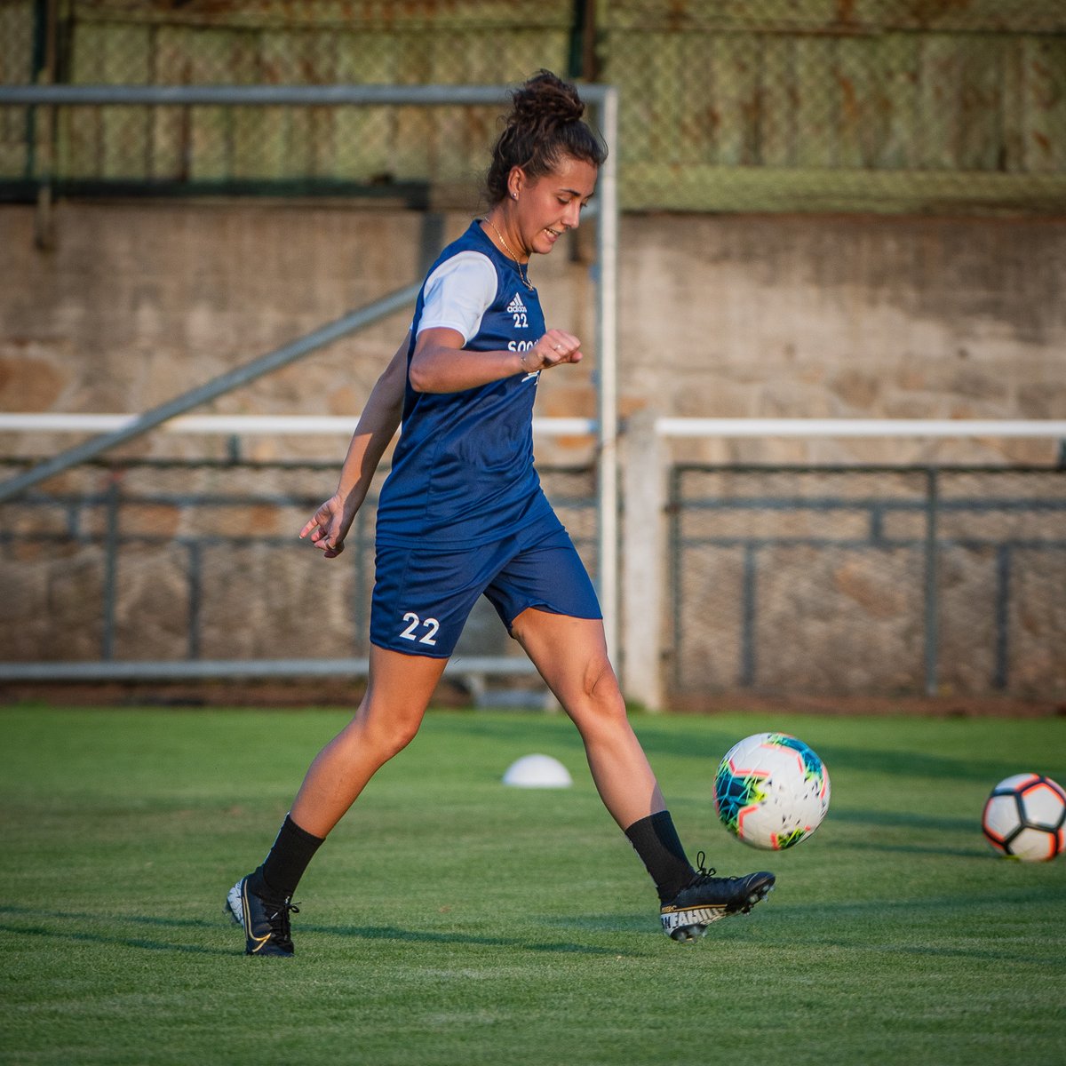 lepuyenvelayfc's tweet photo. #Féminines 🚨 #Prépa #D2F
⚽ Nos féminines D2F seront ce soir à Lyon où elles disputeront un premier match amical face à Sud Lyonnais Football, à 17h (Régional 1).
📷 Sébastien Ricou #PLF43
🔵⚪👊 https://t.co/AYSJuV5TMc