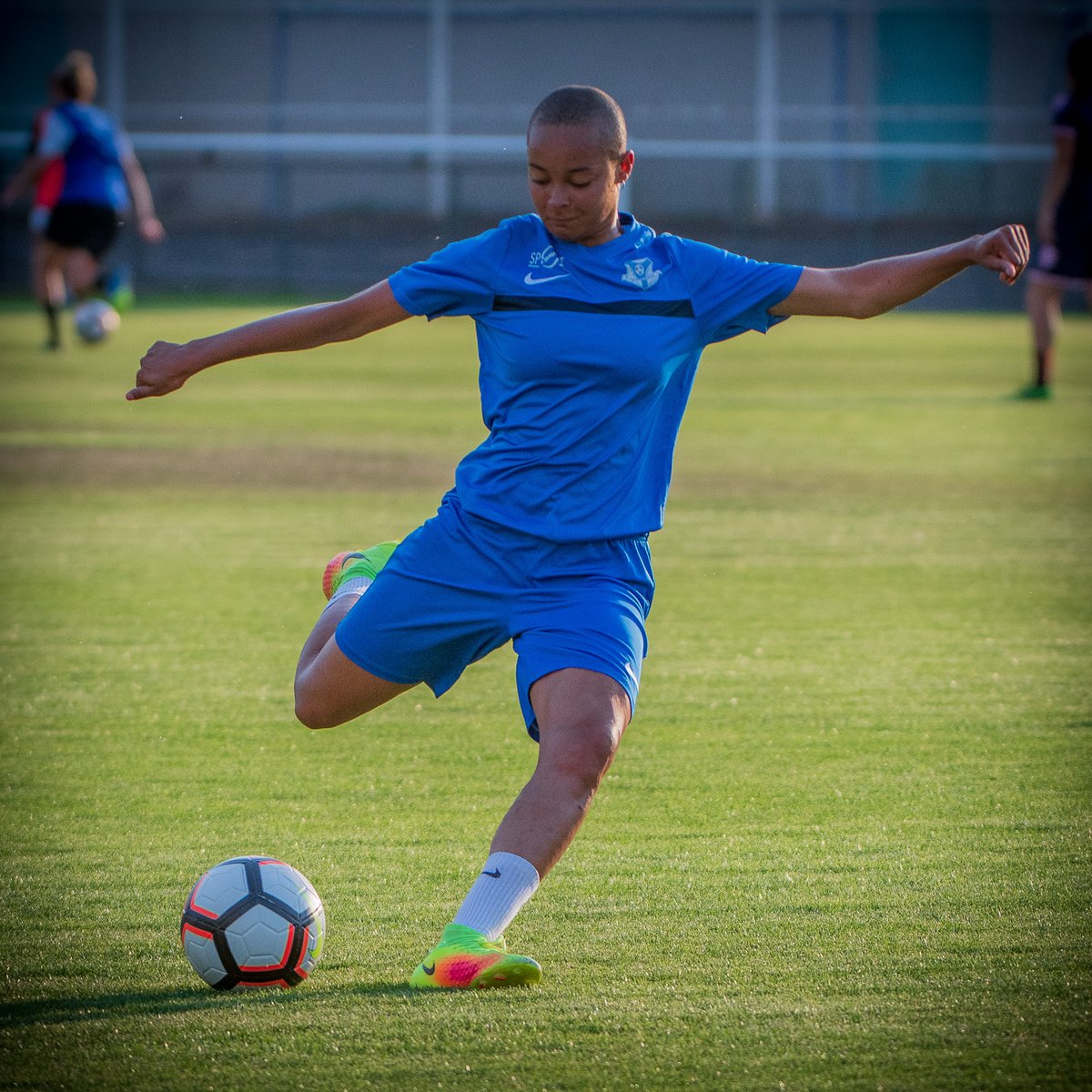 lepuyenvelayfc's tweet photo. #Féminines 🚨 #Prépa #D2F
⚽ Nos féminines D2F seront ce soir à Lyon où elles disputeront un premier match amical face à Sud Lyonnais Football, à 17h (Régional 1).
📷 Sébastien Ricou #PLF43
🔵⚪👊 https://t.co/AYSJuV5TMc