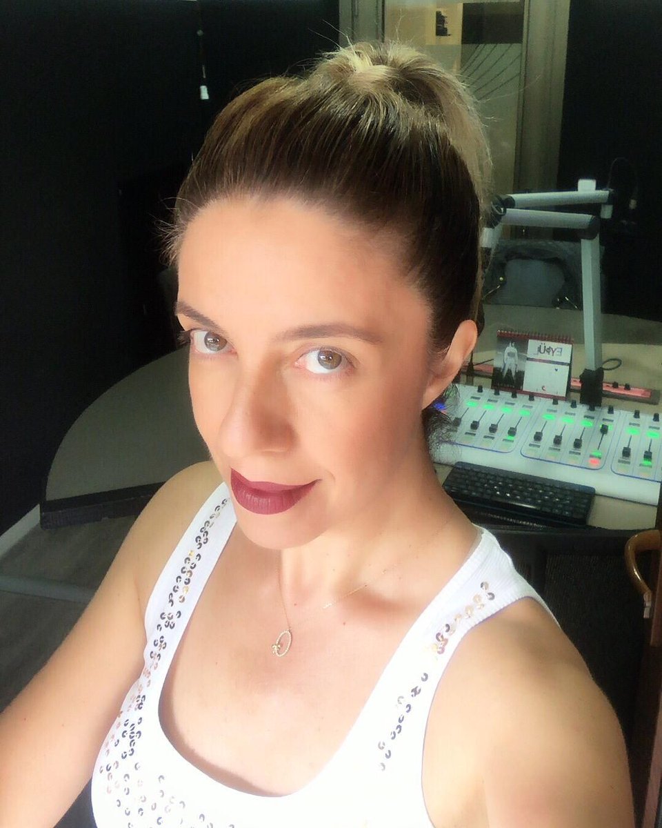 Günaydınnn💕⠀⠀
Aslıhan Saraçoğlu ile Aslıhan’lı Dakikalar, her hafta sonu 10.00-14.00 arasında @showradyo ‘da...! 🎧🔥🎙🎶🎵 #günaydın #iyihaftasonları #Türkiye #istanbul #ankara #izmir #selfie #me #🧿 #showradyo #türkiyeninshowradyosu @aslihansaracoglu