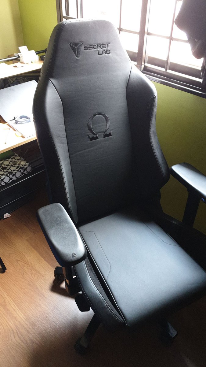 Jumpsonyou's tweet photo. Done with my awesome &amp; comfortable #Secretlab setup! https://t.co/FXU4WYj10p